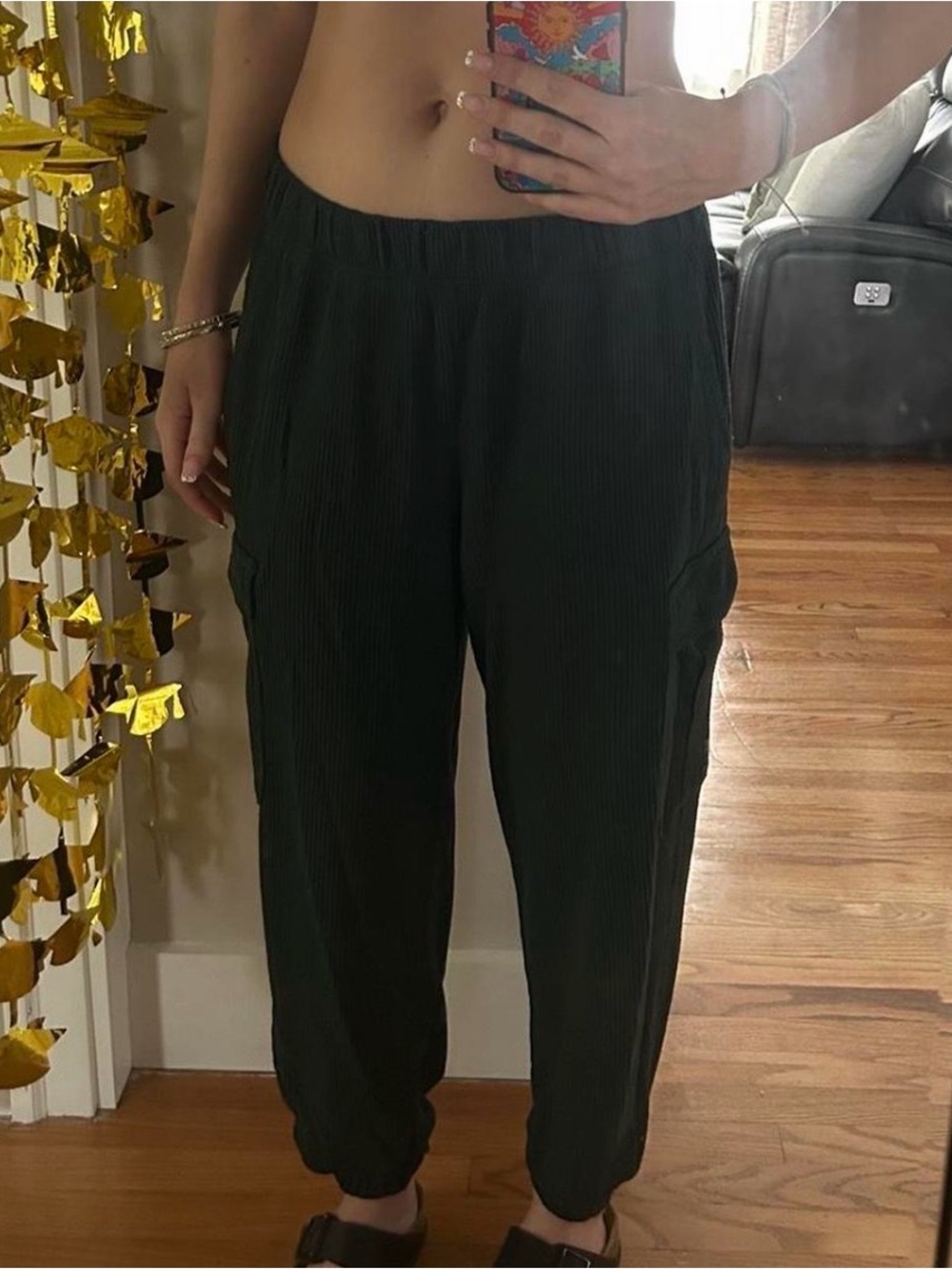 Dark green Aerie cargo sweats - Picture 2 of 3